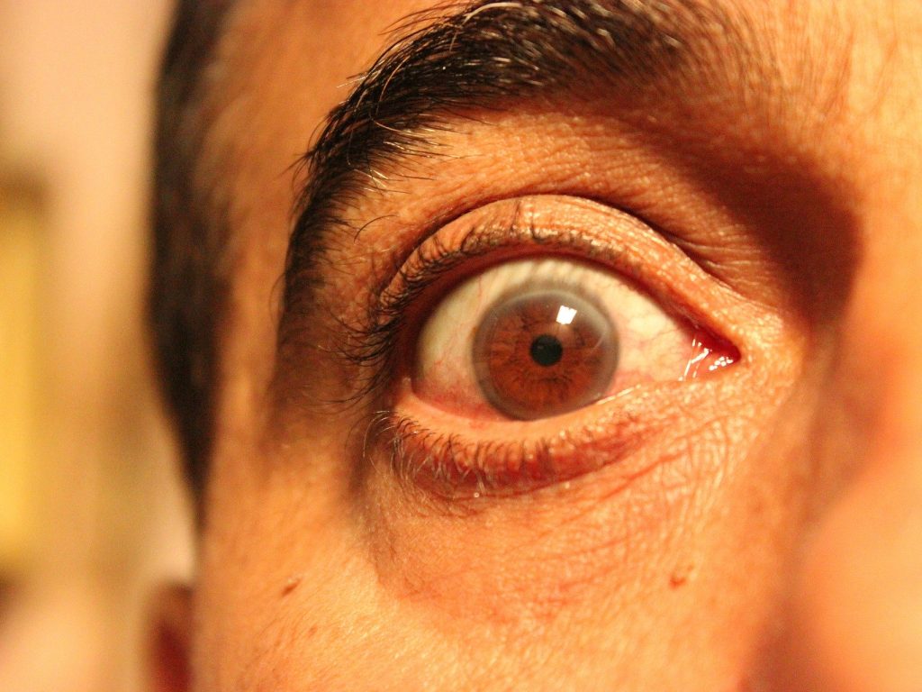 eyes-390895_1920